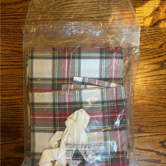 Pottery Barn Stewart flat sheet only size King - Picture 4 of 4